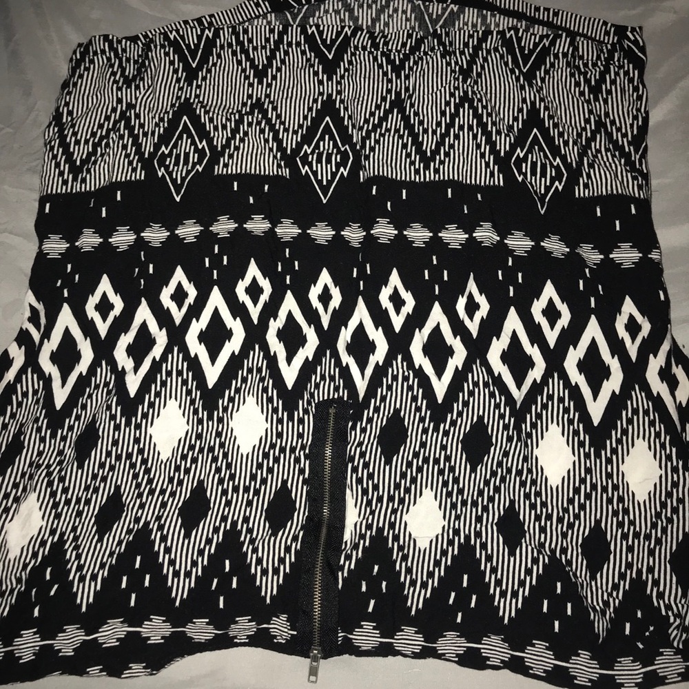 Woman black and white crop top